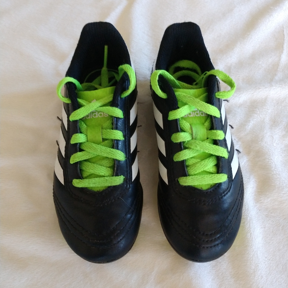 Soccer cleats